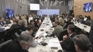 Con tres dictámenes distintos, avanzan en Diputados los proyectos por endeudamiento y morosidad