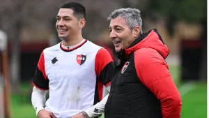 Franco Escobar sufrió una lesión muscular en el clásico rosarino y se perderá los próximos partidos de Newell's