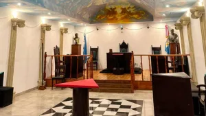 Compases, escuadras y misterio: proyectarán cine de terror en un Templo Masón