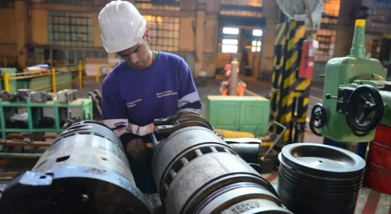 Otro dato negativo: el uso de la capacidad instalada en la industria cayó a 58,2% en julio
