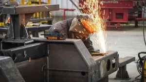 La industria se desplomó un 5% en julio y no da señales de recuperación