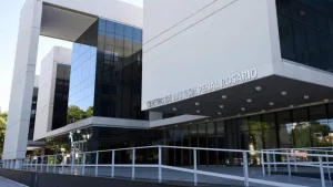 Conductor de Didi Moto fue imputado por abusar de una adolescente en barrio Fisherton