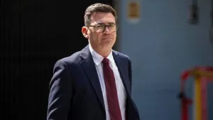 Reino Unido redobla la apuesta por Malvinas: "Seremos implacables a la hora de defender su soberanía"