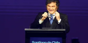 Milei fue a Chile y reivindicó el golpe de Pinochet: hizo un discurso anclado en la "batalla cultural" contra la izquierda