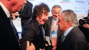 Milei extendió la concesión de aeropuertos a su ex jefe Eurnekian hasta 2049 como mínimo