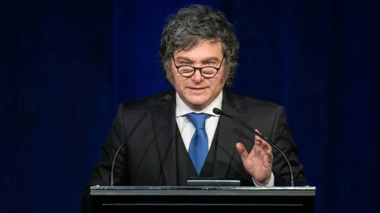 Agenda cancelada: en medio de las tensiones por las Islas Malvinas, Javier Milei suspendió su viaje a Reino Unido