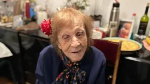Rosa, la mujer más longeva de Argentina cumplió 114 años: su historia de vida y su vínculo con los caramelos Sugus
