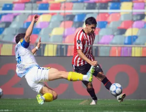 Empata el Canalla en Santiago: Di María, con un golón de tiro libre, establece la igualdad para Central ante Estudiantes