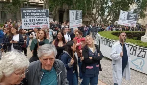 Amsafé Rosario movilizó para exigir justicia por el femicidio de la docente Nancy Godoy en Corrientes y pidieron mejoras en Educación