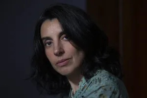 Se presenta "Díscola", poemario de la escritora y periodista Alicia Salinas, en la Feria Internacional del Libro de Rosario