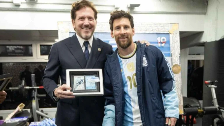 Alejandro Dominguez y Lionel Messi, despedida Seleccion