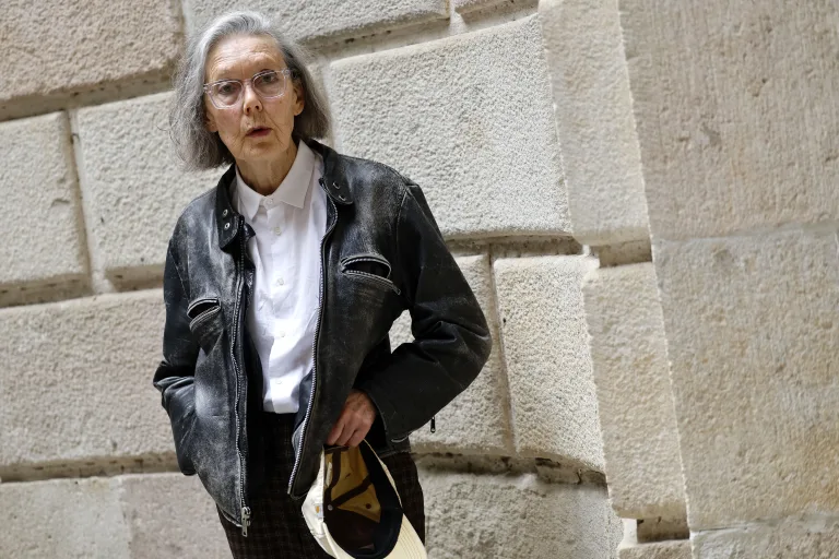 Gran sorpresa: la escritora canadiense Anne Carson ganó este jueves el Premio Nobel de Literatura 2026