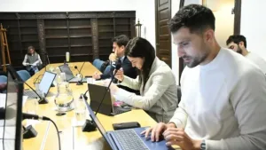 Proponen crear refugios urbanos para trabajadores de aplicaciones