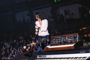 Inaugura “RosariGarcía”, una muestra que recorre cuatro décadas de la vida de Charly García y su particular vínculo con Rosario