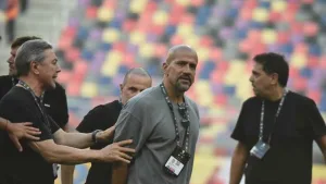 El Tribunal de Disciplina investigará a Verón y otros dirigentes de Estudiantes tras el final de la Supercopa Internacional