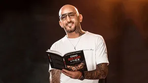 Gonzalo “El Pela” Romero trae “Aprendiendo a querer-me”, una propuesta teatral para sanar los vínculos