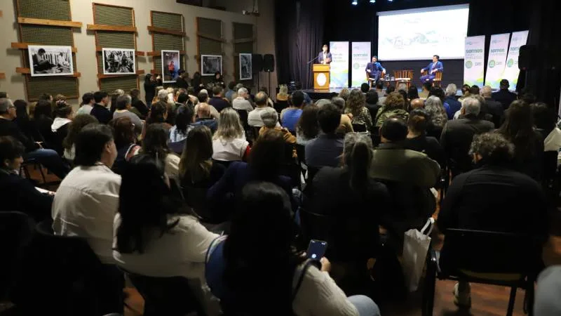 Autoridades durante el lanzamiento del PAC