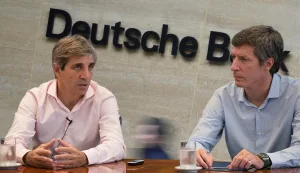 Oro y deuda: el presidente del Banco Central, Bausili, ya tenía reproche por estar de los dos lados del mostrador con el Deutsche Bank