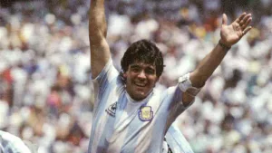 Títulos y algo más: la carrera deportiva de Diego Maradona, el astro argentino