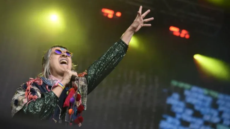Festival Bandera 2026: intensa jornada de rock, pop, indie, electrónica y escenarios cruzados