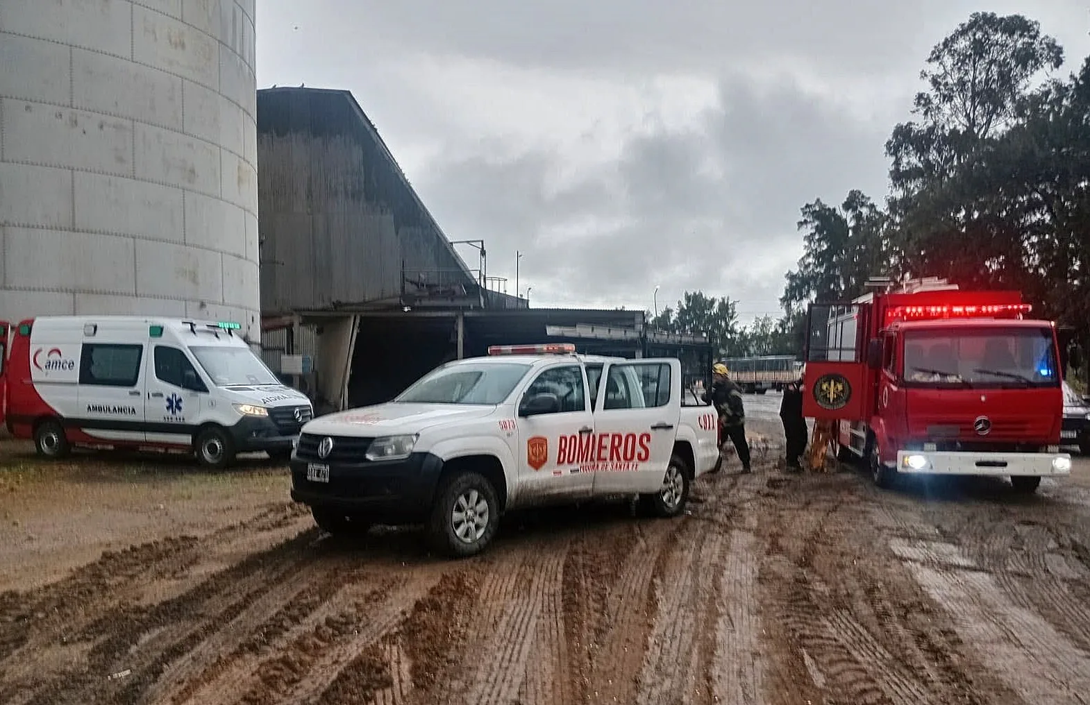 Rescate de un operario en una noria de Puerto San Martín