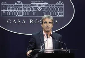 Caputo, sobre el apoyo de Bessent: “No hay que saber de economía, es sentido común”