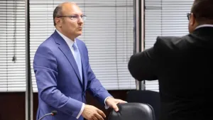 Piden la destitución del juez federal de Rosario Gastón Salmain, procesado por cobrar coimas y acusado de mentir en su CV