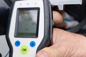 Detectan en las últimas horas cinco casos de alto consumo de alcohol al volante en Rosario