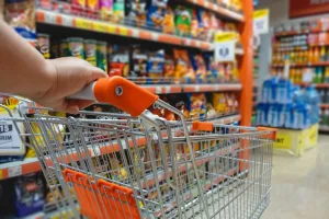 Un informe reveló la caída del consumo masivo en todo el país: cuáles son las regiones más afectadas