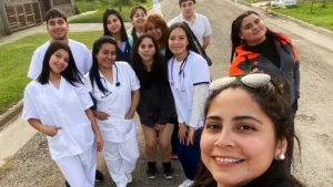 Estudiantes de la UNR llevaron controles de salud