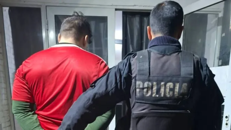 Femicidio en Empalme Graneros: la víctima era buscada desde el sábado y detuvieron a un ex policía