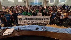 "Encuentro por una Rosario en común", Mercedes Meier y Carlos Del Frade encabezaron acto junto a un amplio abanico de organizaciones