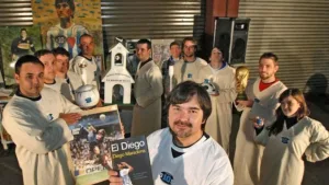 La Iglesia Maradoniana sigue adorando a su D10S: "Verlo a Diego con la camiseta de Newell's fue épico"