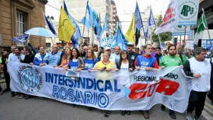 La quinta Marcha Federal Universitaria suma voluntades: la Intersindical Rosario moviliza este jueves