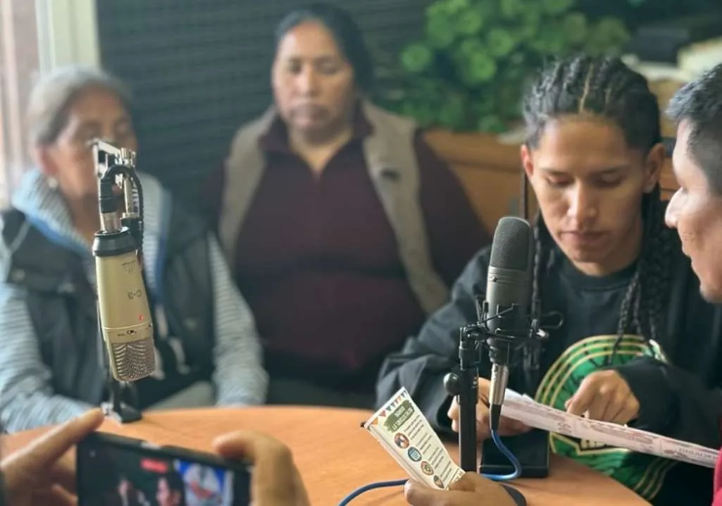 Estudiantes del Curso multigeneracional de Radio 2026 Radio Qadhuoqte - FM 94.5 Rosario. Foto: Comunidad Qadhuoqte- Pueblo QOM