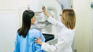 El miedo a la mamografía: cómo la tecnología médica evolucionó para eliminar el dolor y salvar vidas