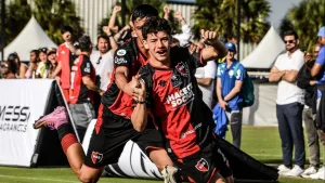 ¡Vamos los pibes! Newell's venció a Arsenal en su debut en la Messi Cup