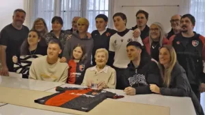 Toda una vida alentando: Beatriz Lorenzo de Venditti tiene 104 años y hace 83 que es socia de Newell's