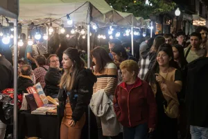 La Noche de Peatonales vuelve este sábado con música, ferias y galerías abiertas