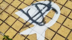 Casilda: denuncian vandalización de los pañuelos de las Madres en una plaza