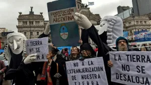 Sorpresa: la Corte Suprema suspendió la derogación de la Ley de Tierras incluida en el DNU 70/23