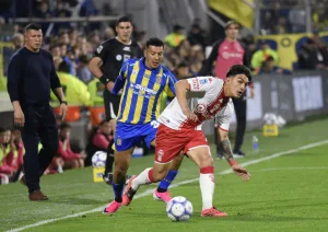 Arrancó en el Gigante: Central ya juega con Huracán en busca de ser líder en la tabla anual