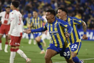 Ventaja auariazul en el Gigante: Coronel apareció por sorpresa tras un centro de Campaz y Central derrota 1-0 a Huracán