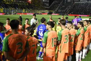 Gran gesto deportivo: el plantel de Banfield le hizo el pasillo de honor al campeón Rosario Central