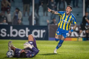 Arrancó en Tucumán: Central ya juega con Atlético en busca de seguir prendido en la lucha por la tabla anual