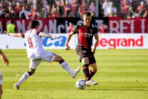Luca Regiardo llegó a las cinco amarillas y Frank Kudelka busca un sustituto para el mediocampo de Newell's