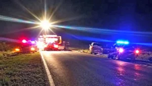 Tragedia en una ruta santafesina: tres jóvenes murieron atropellados por una camioneta cuando cambiaban la rueda de su auto