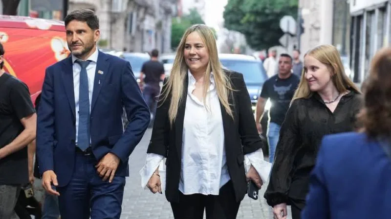 El gobernador Maximiliano Pullaro